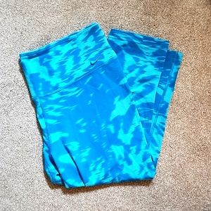 Nike Capri Workout Leggings, dry fit style, size XL.